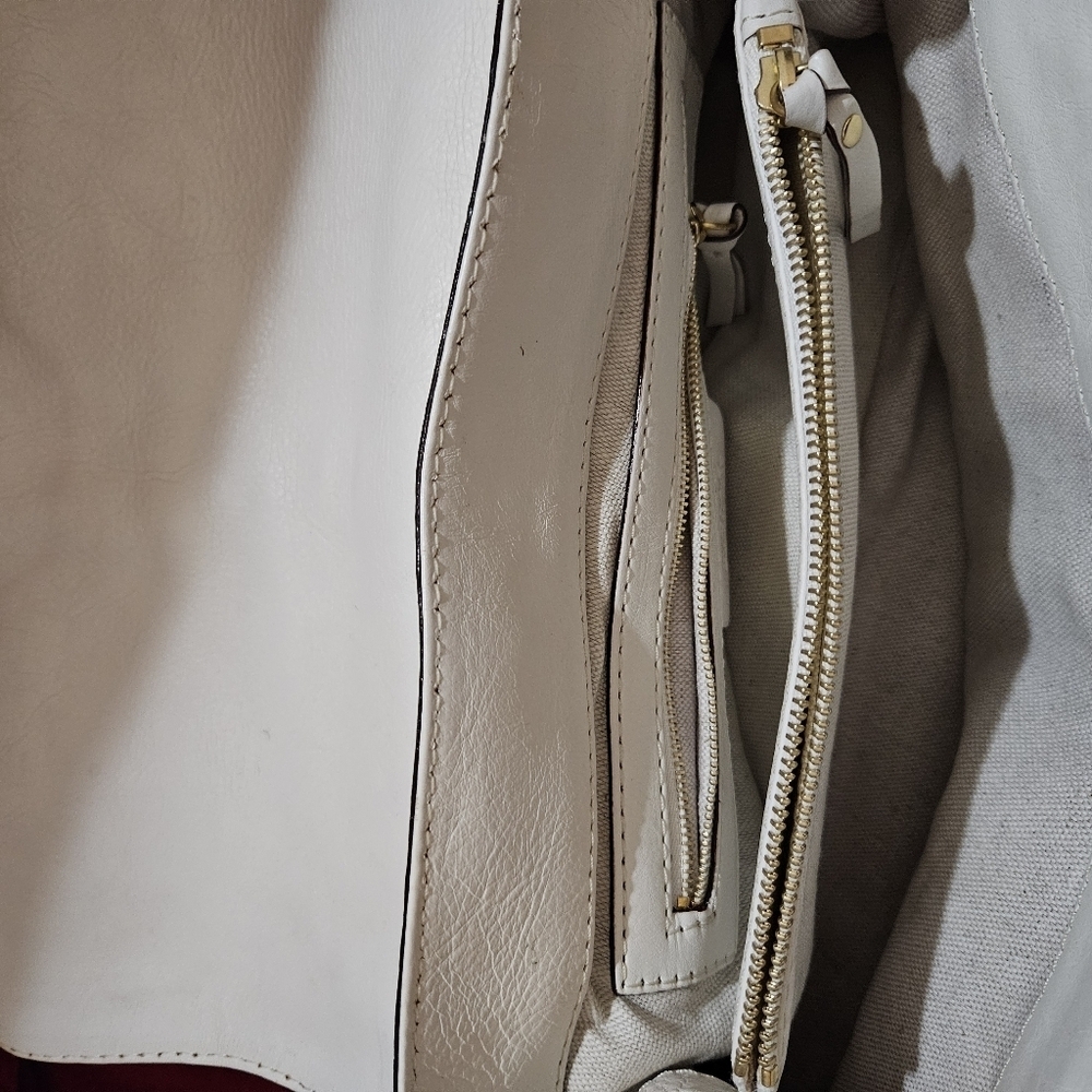 Michael Kors White Berkley Shoulder Bag - Picture 8 of 16